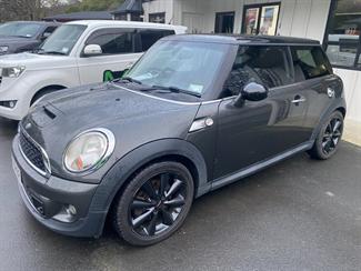 2010 Mini Cooper S - Thumbnail